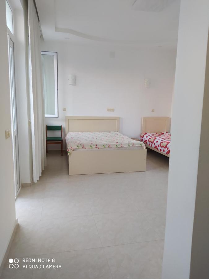 Emzari'S Apartment 科布列季 外观 照片