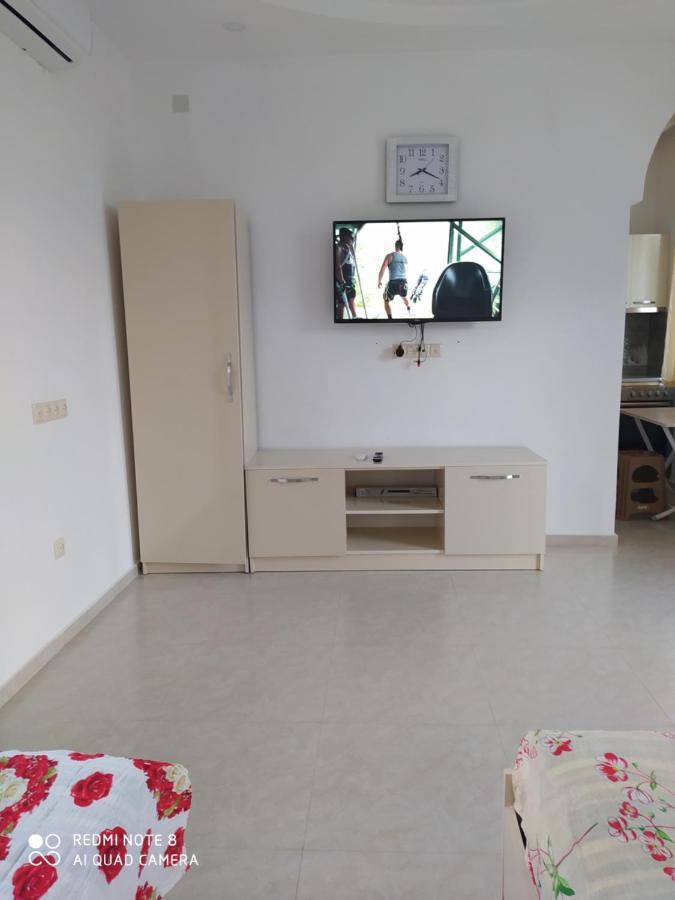 Emzari'S Apartment 科布列季 外观 照片