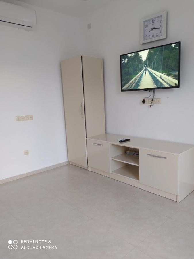 Emzari'S Apartment 科布列季 外观 照片