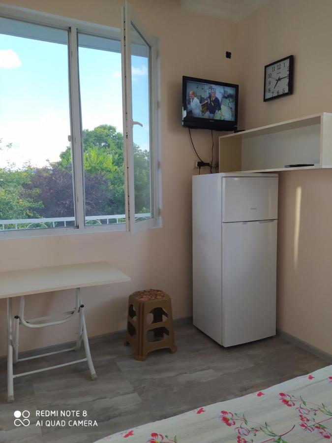 Emzari'S Apartment 科布列季 外观 照片
